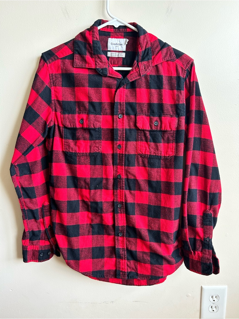Goodfellow & Co Mens Red And Black Plaid Long Sleeve Flannel Button Up Shirt S